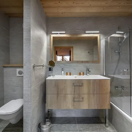 Spacieux A Avec Parking Et Animaux Admis - Fr-1-563-48 *