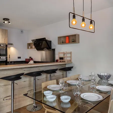 Spacieux A Avec Parking Et Animaux Admis - Fr-1-563-48 Apartamento Courchevel