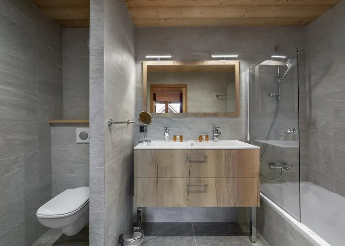 Spacieux A Avec Parking Et Animaux Admis - Fr-1-563-48 *